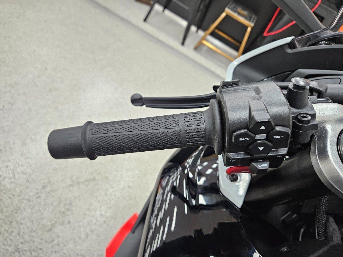 2025 CF MOTO 675 SR-R ABS SPORTS
