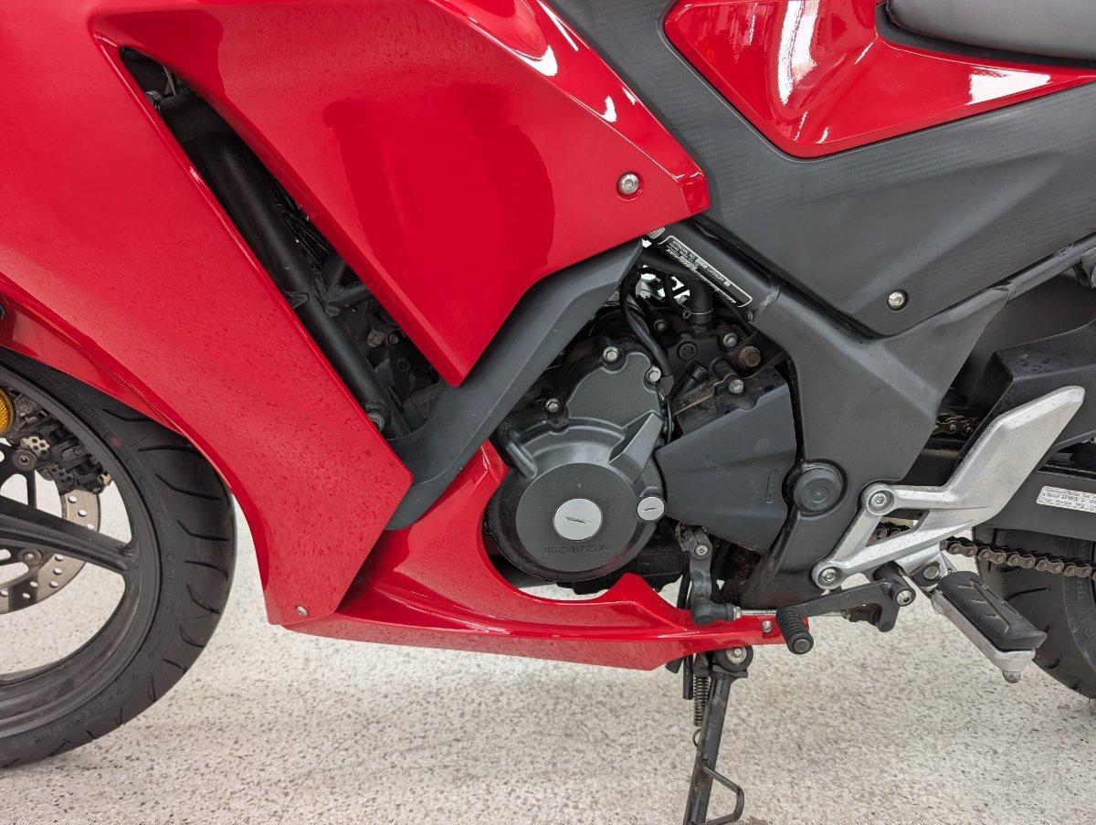 2015 HONDA CBR300R (ABS) ROAD