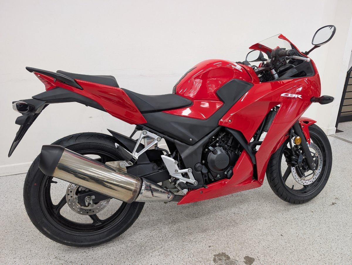 2015 HONDA CBR300R (ABS) ROAD