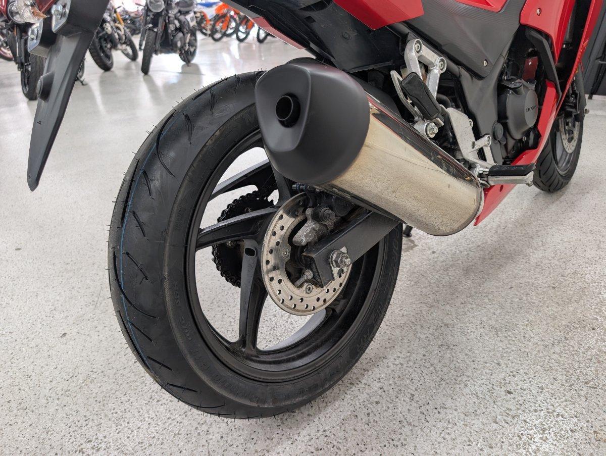 2015 HONDA CBR300R (ABS) ROAD