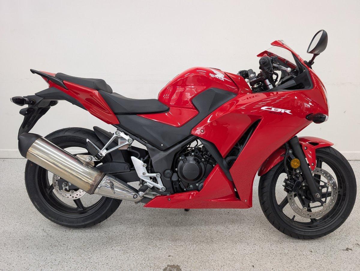 2015 HONDA CBR300R (ABS) ROAD