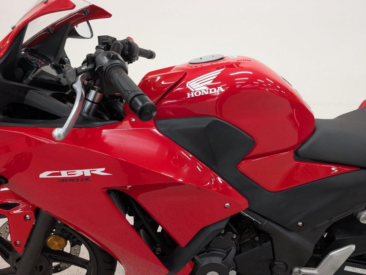 2015 HONDA CBR300R (ABS) ROAD