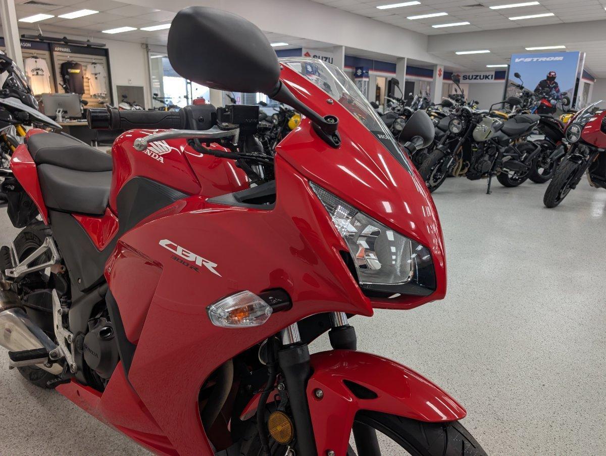2015 HONDA CBR300R (ABS) ROAD