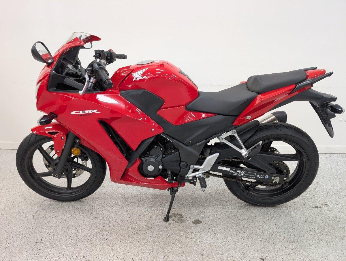 2015 HONDA CBR300R (ABS) ROAD