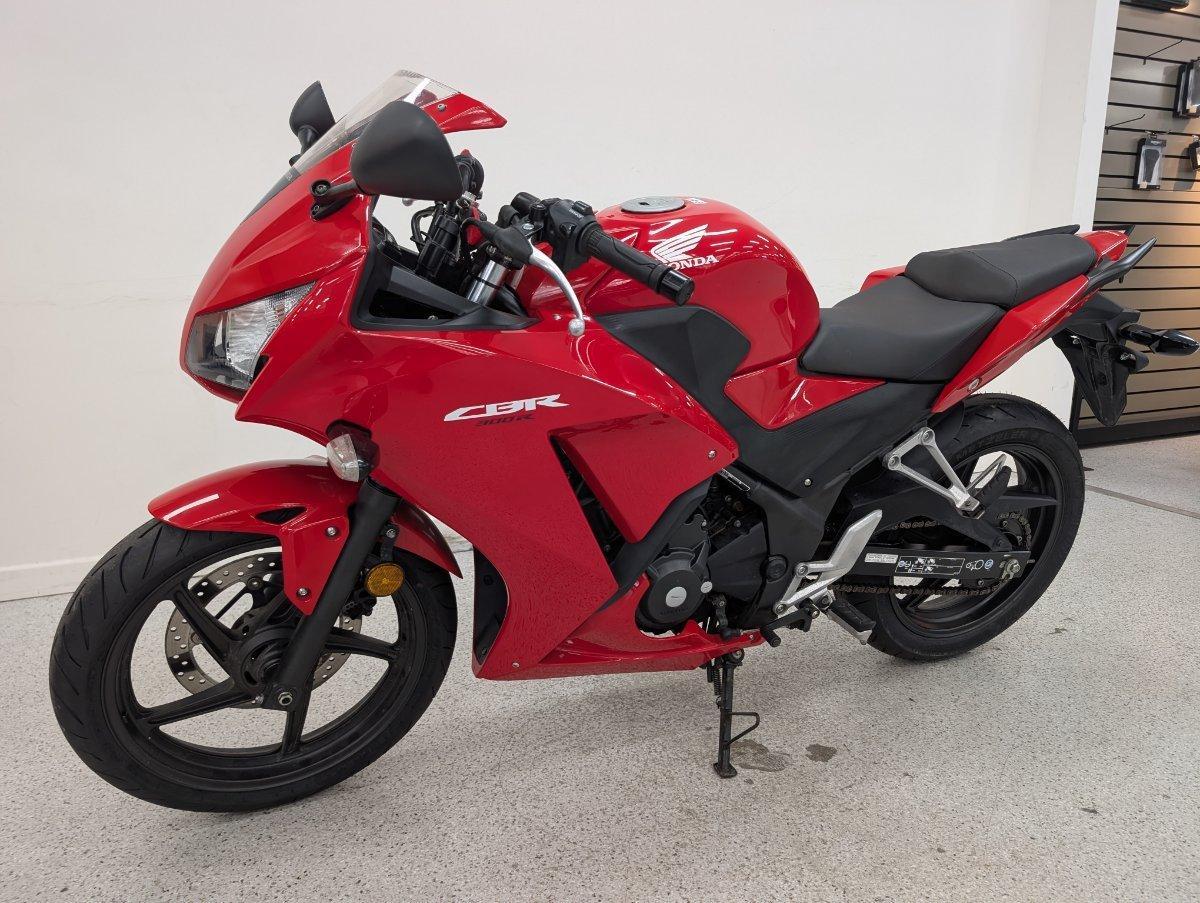 2015 HONDA CBR300R (ABS) ROAD
