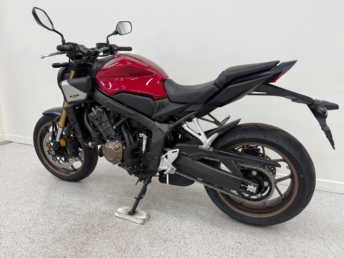 2026 HONDA CB650R E-CLUTCH SPORTS