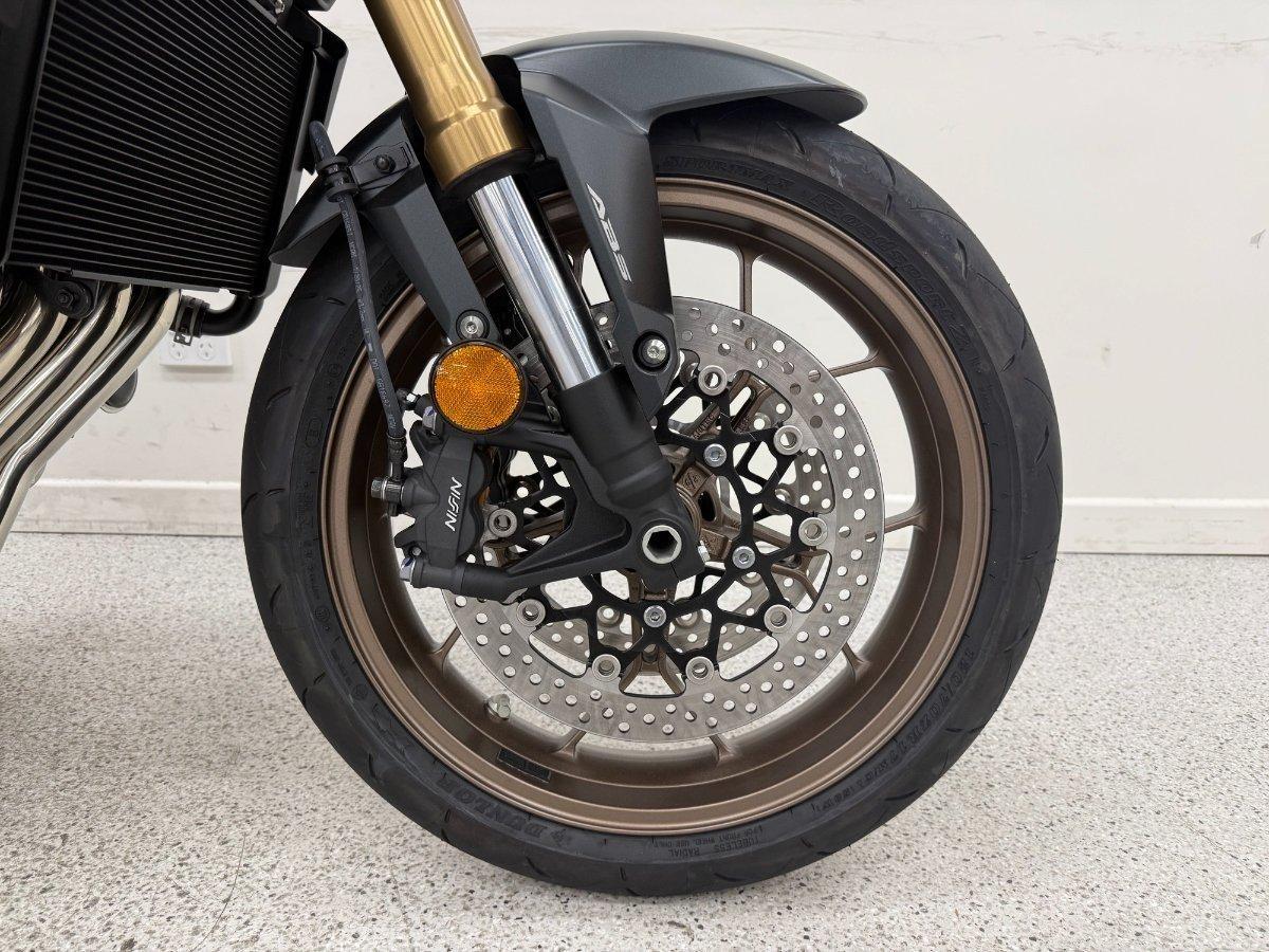 2026 HONDA CB650R E-CLUTCH SPORTS