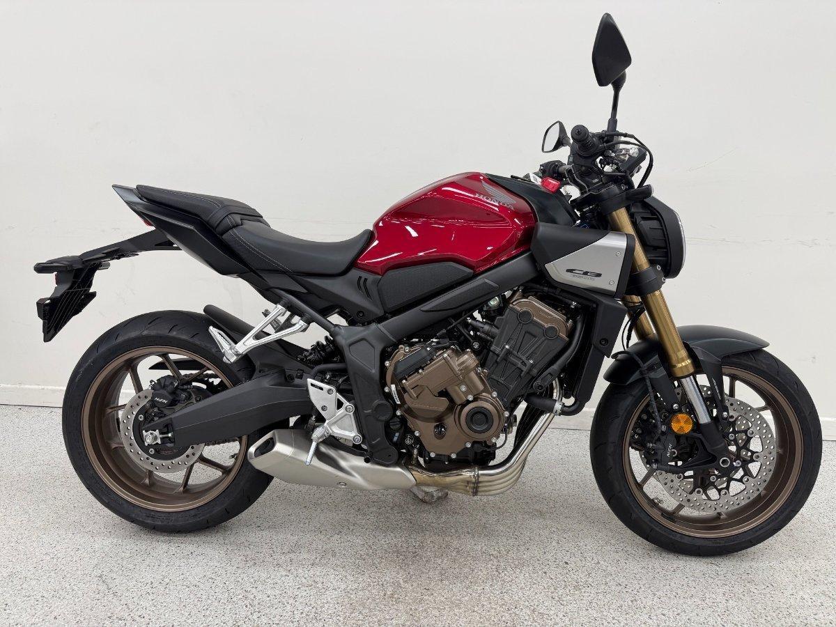 2026 HONDA CB650R E-CLUTCH SPORTS