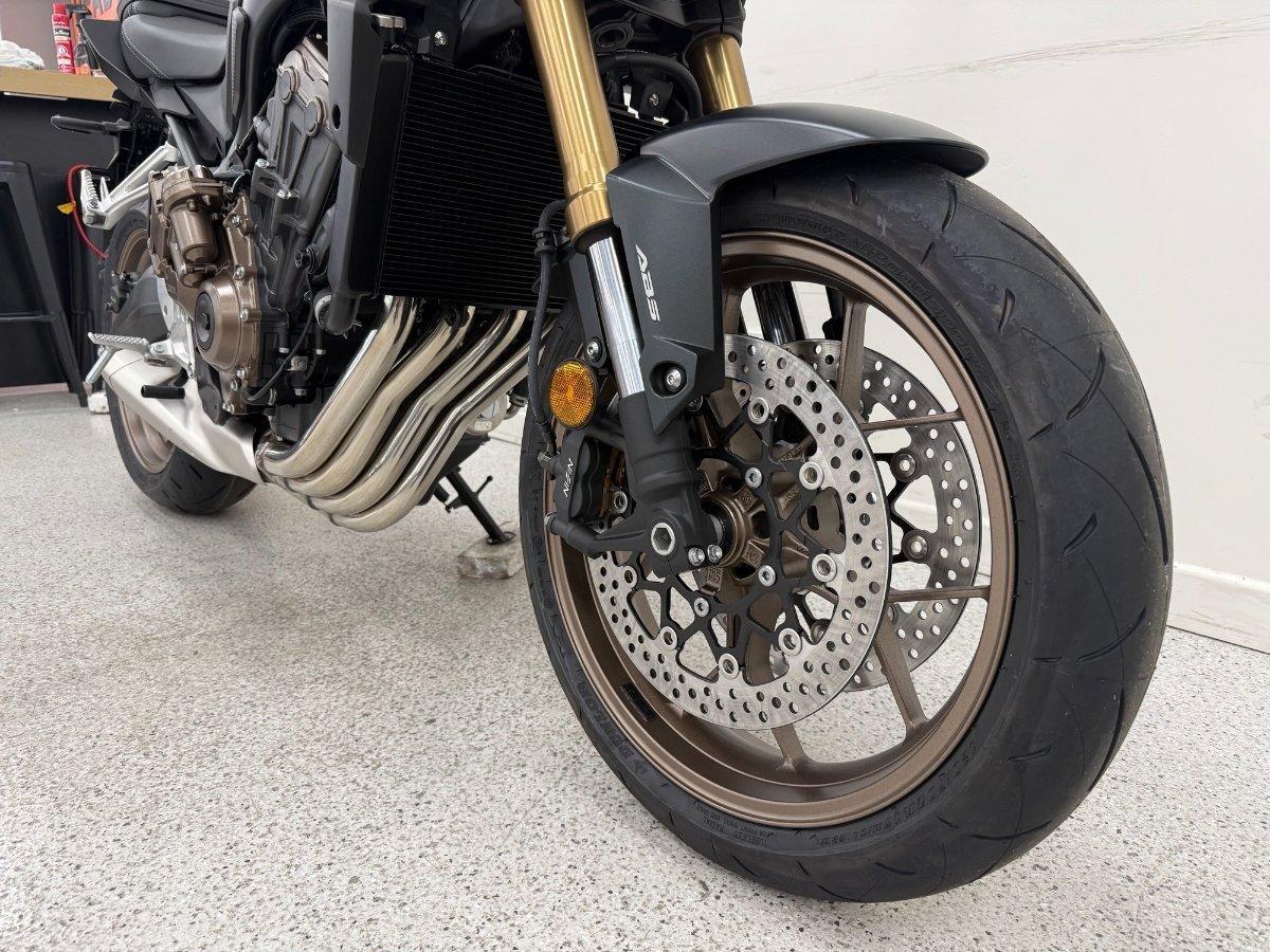 2026 HONDA CB650R E-CLUTCH SPORTS