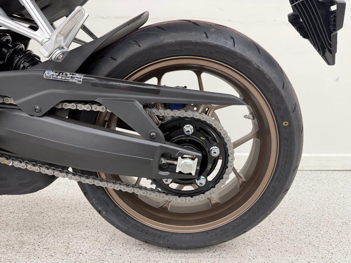 2026 HONDA CB650R E-CLUTCH SPORTS