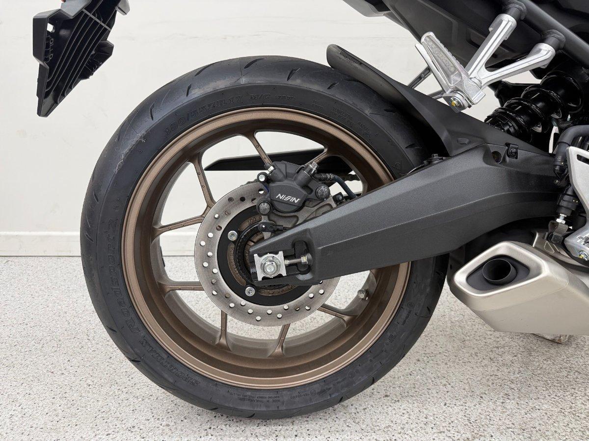 2026 HONDA CB650R E-CLUTCH SPORTS