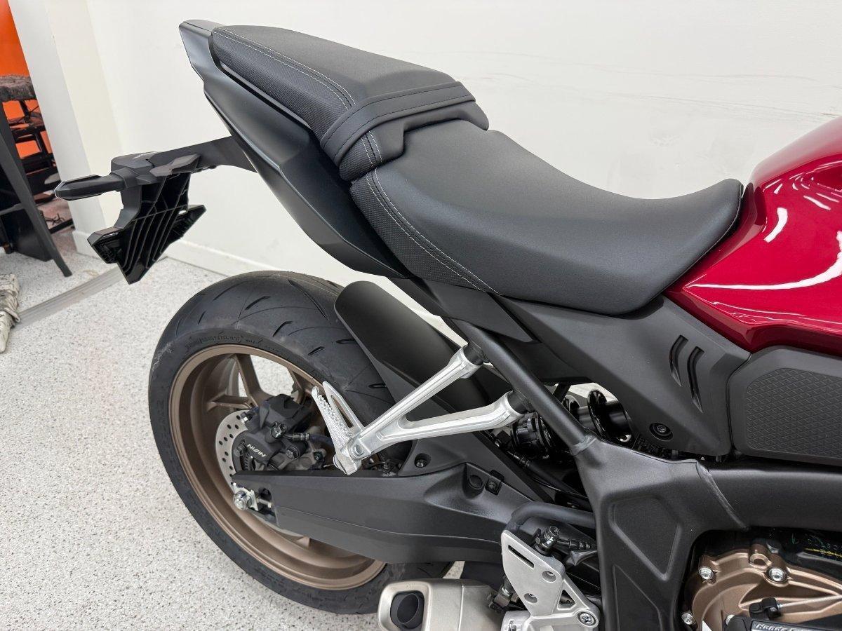 2026 HONDA CB650R E-CLUTCH SPORTS