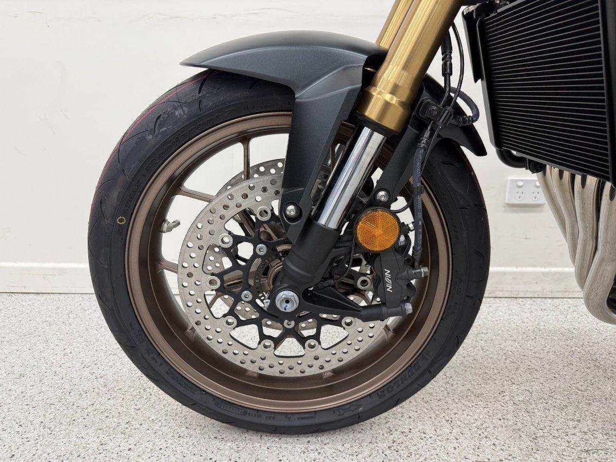 2026 HONDA CB650R E-CLUTCH SPORTS