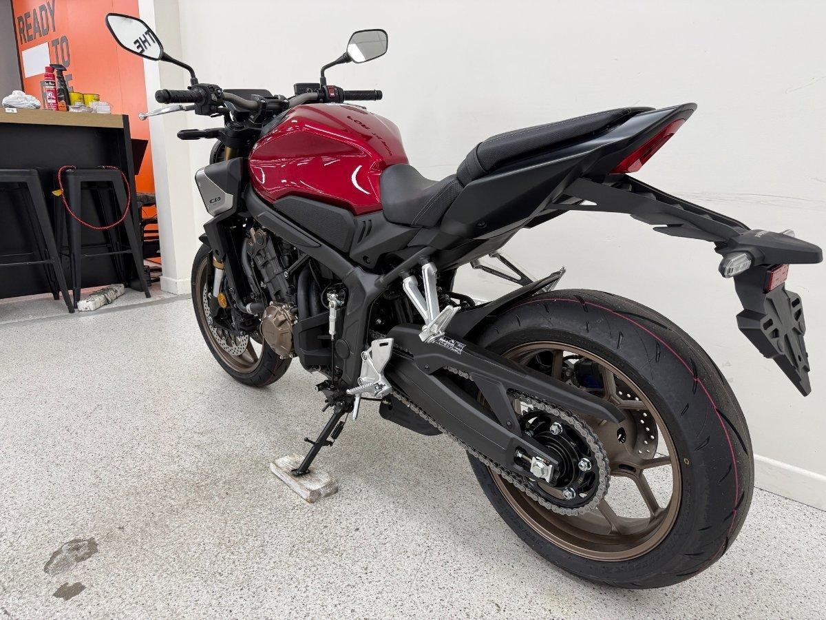 2026 HONDA CB650R E-CLUTCH SPORTS