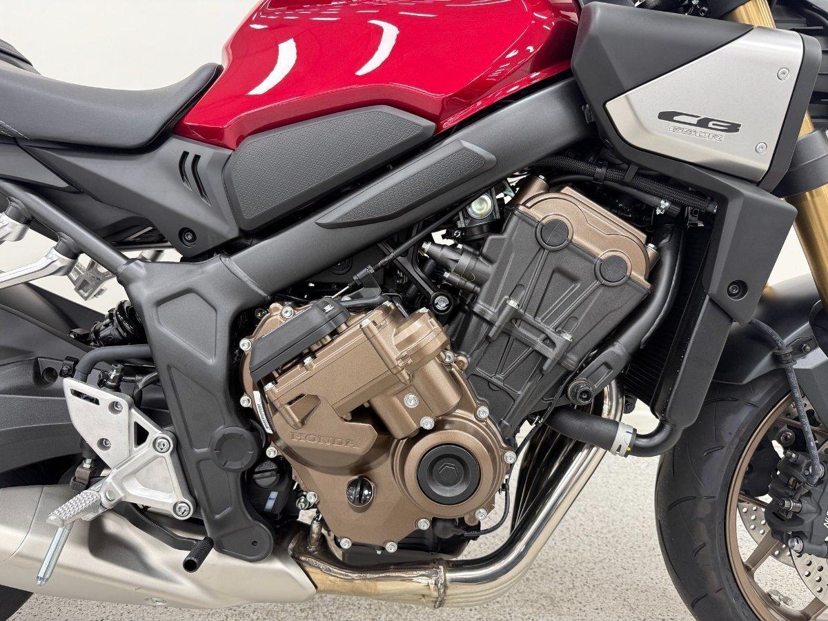2026 HONDA CB650R E-CLUTCH SPORTS