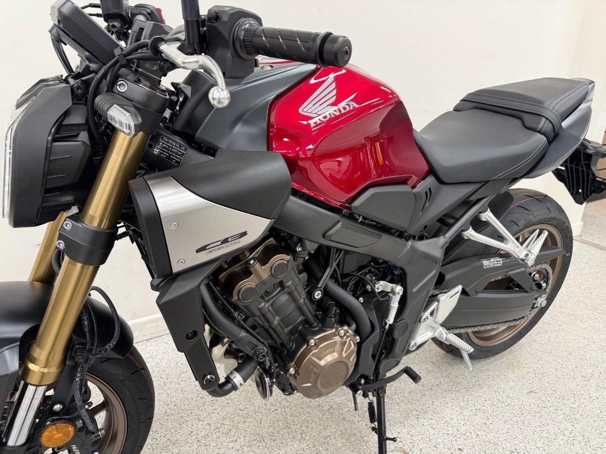 2026 HONDA CB650R E-CLUTCH SPORTS