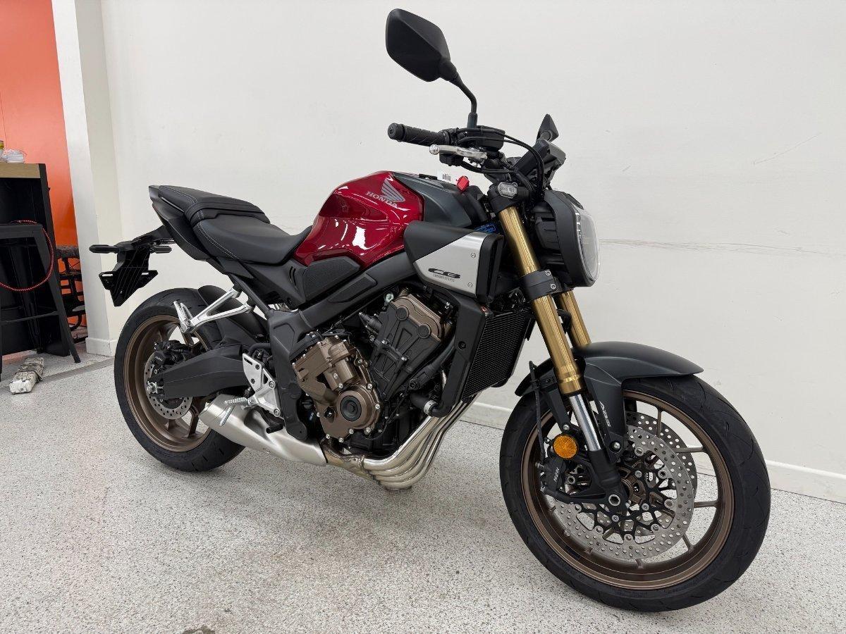 2026 HONDA CB650R E-CLUTCH SPORTS