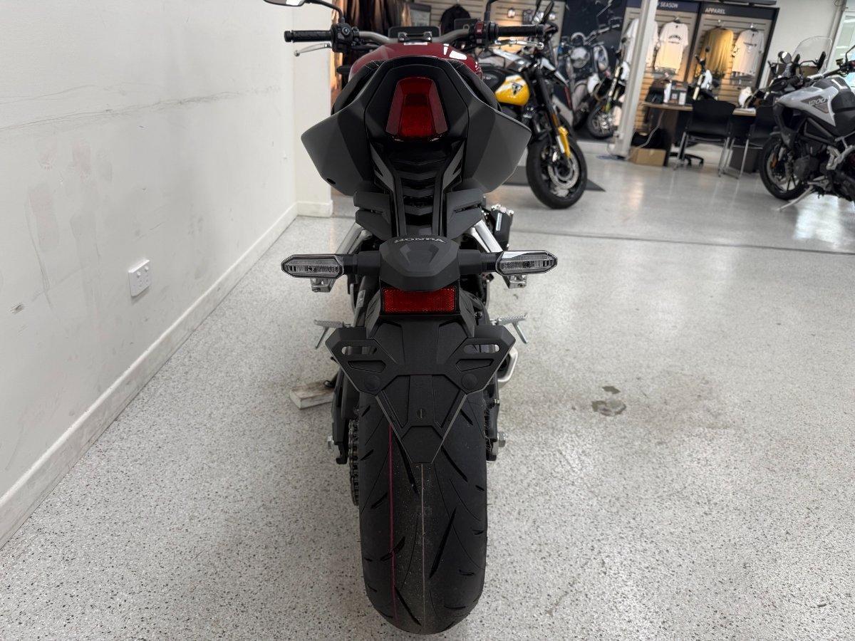 2026 HONDA CB650R E-CLUTCH SPORTS