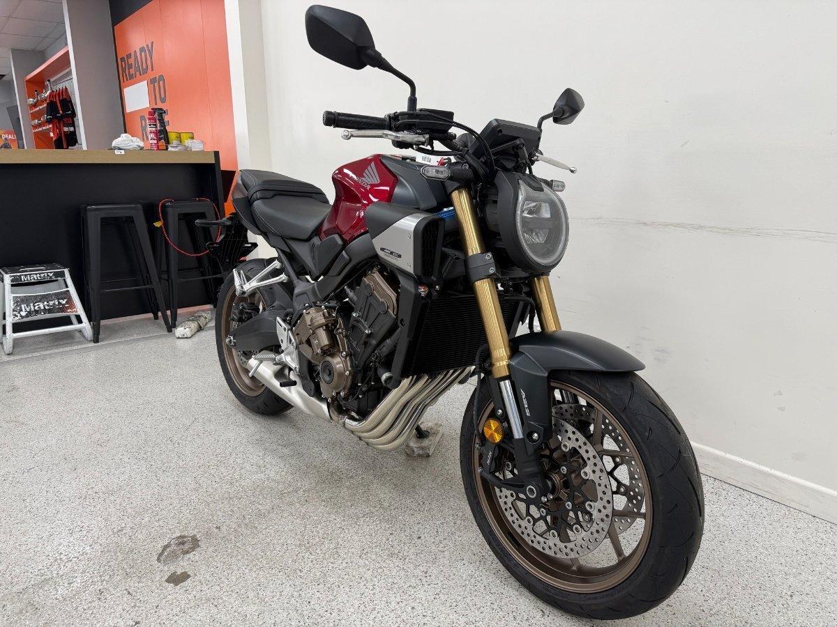 2026 HONDA CB650R E-CLUTCH SPORTS