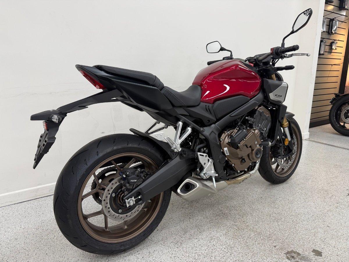2026 HONDA CB650R E-CLUTCH SPORTS