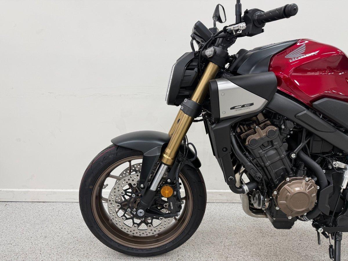 2026 HONDA CB650R E-CLUTCH SPORTS