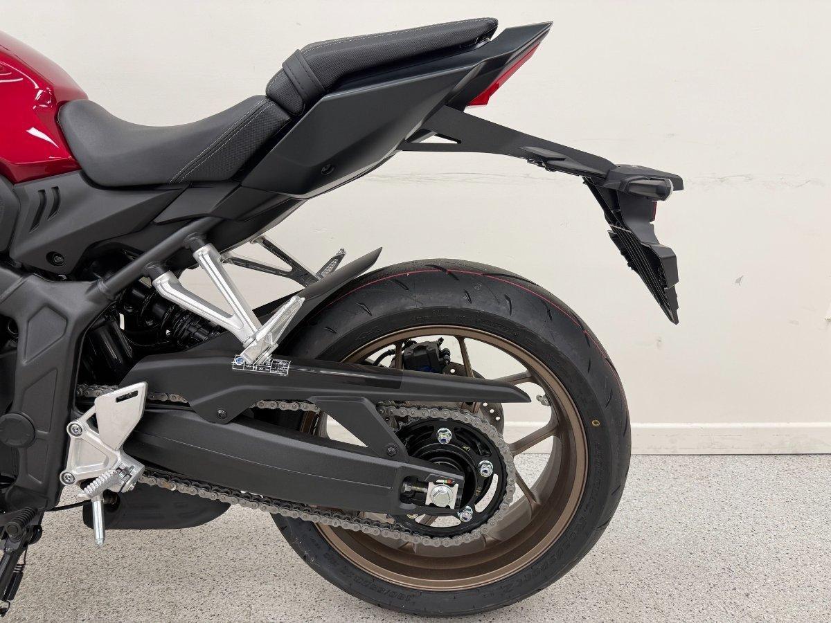 2026 HONDA CB650R E-CLUTCH SPORTS