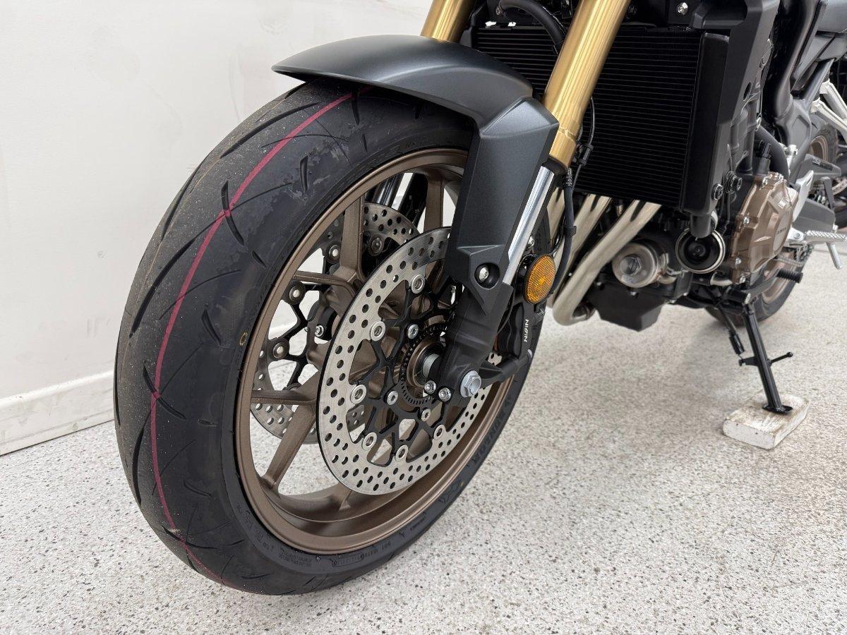 2026 HONDA CB650R E-CLUTCH SPORTS