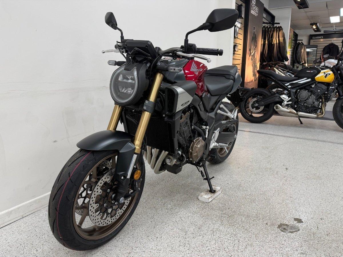 2026 HONDA CB650R E-CLUTCH SPORTS