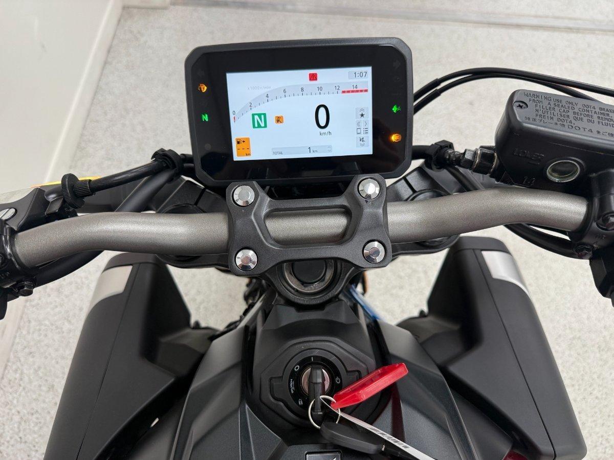 2026 HONDA CB650R E-CLUTCH SPORTS