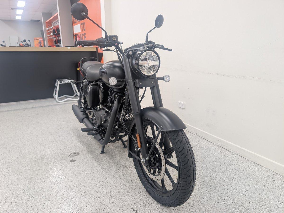2026 ROYAL ENFIELD CLASSIC 350 DARK ROAD