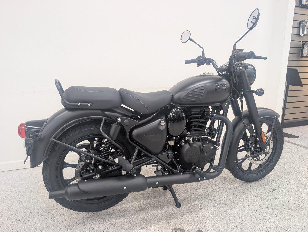 2026 ROYAL ENFIELD CLASSIC 350 DARK ROAD