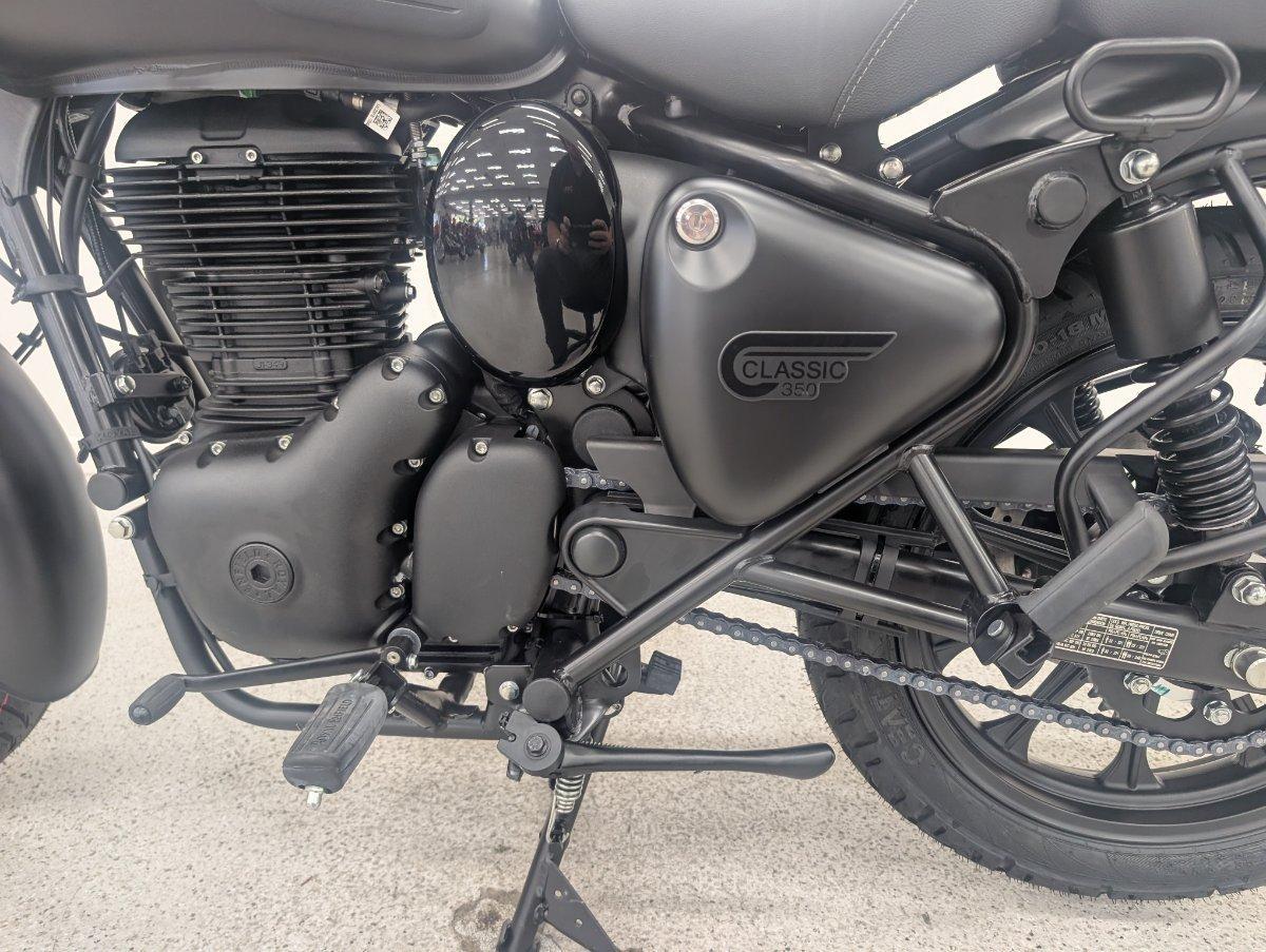 2026 ROYAL ENFIELD CLASSIC 350 DARK ROAD