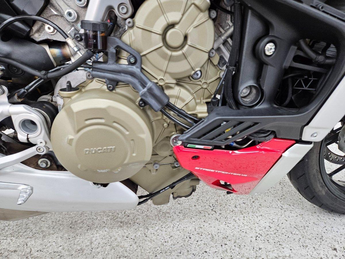 2022 DUCATI STREETFIGHTER V4 SPORTS