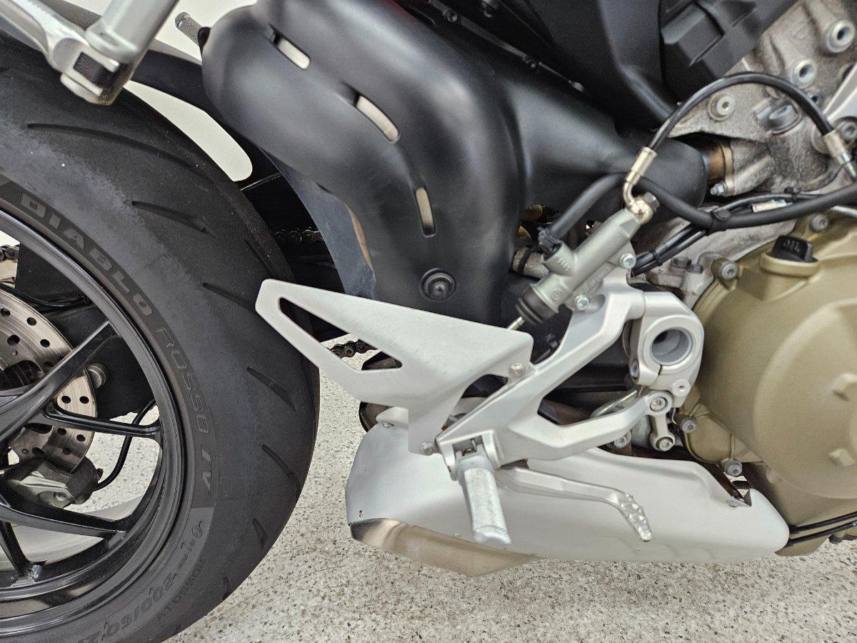 2022 DUCATI STREETFIGHTER V4 SPORTS