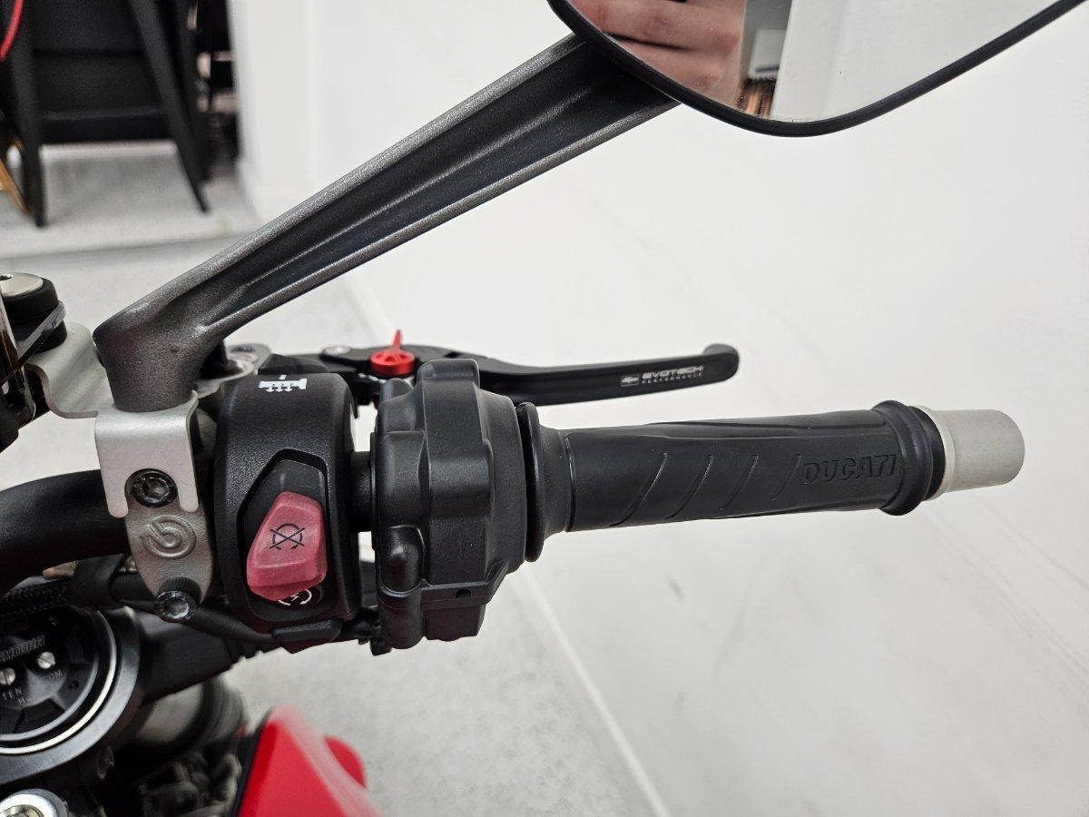2022 DUCATI STREETFIGHTER V4 SPORTS