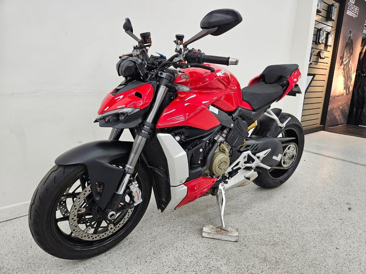 2022 DUCATI STREETFIGHTER V4 SPORTS