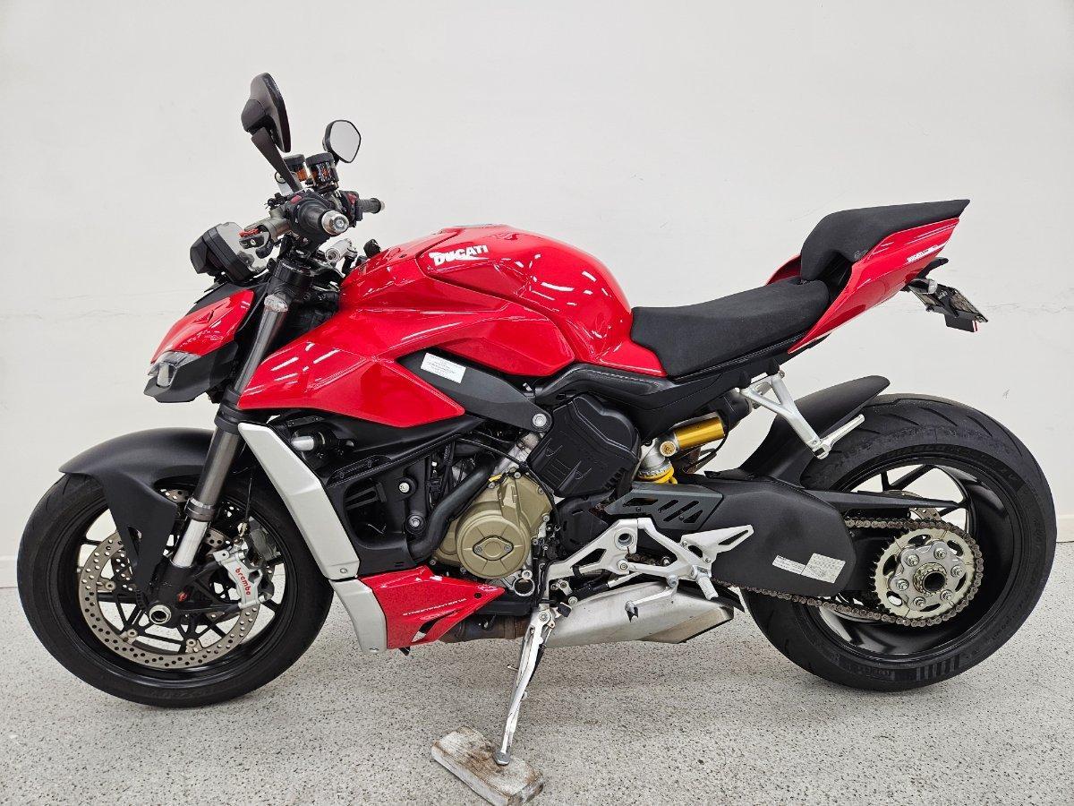 2022 DUCATI STREETFIGHTER V4 SPORTS