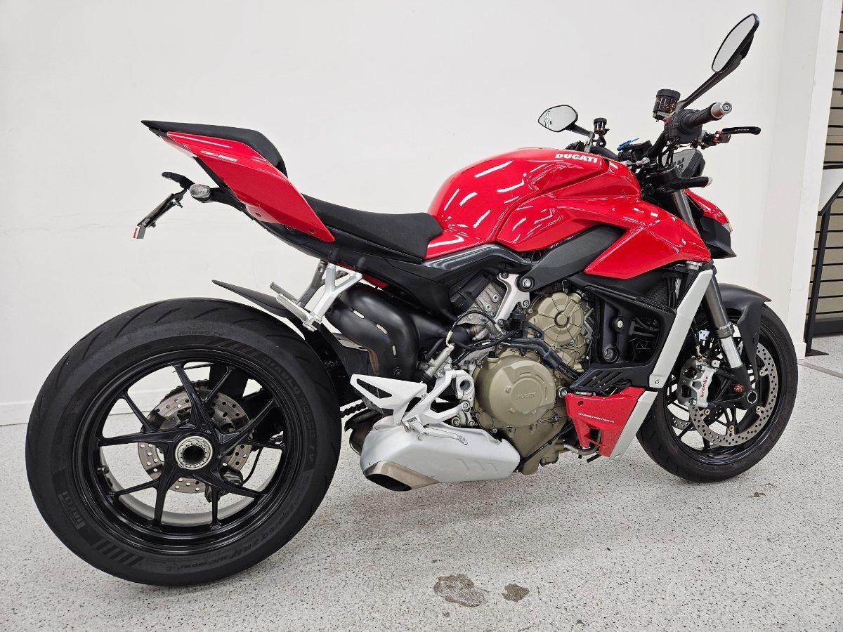2022 DUCATI STREETFIGHTER V4 SPORTS