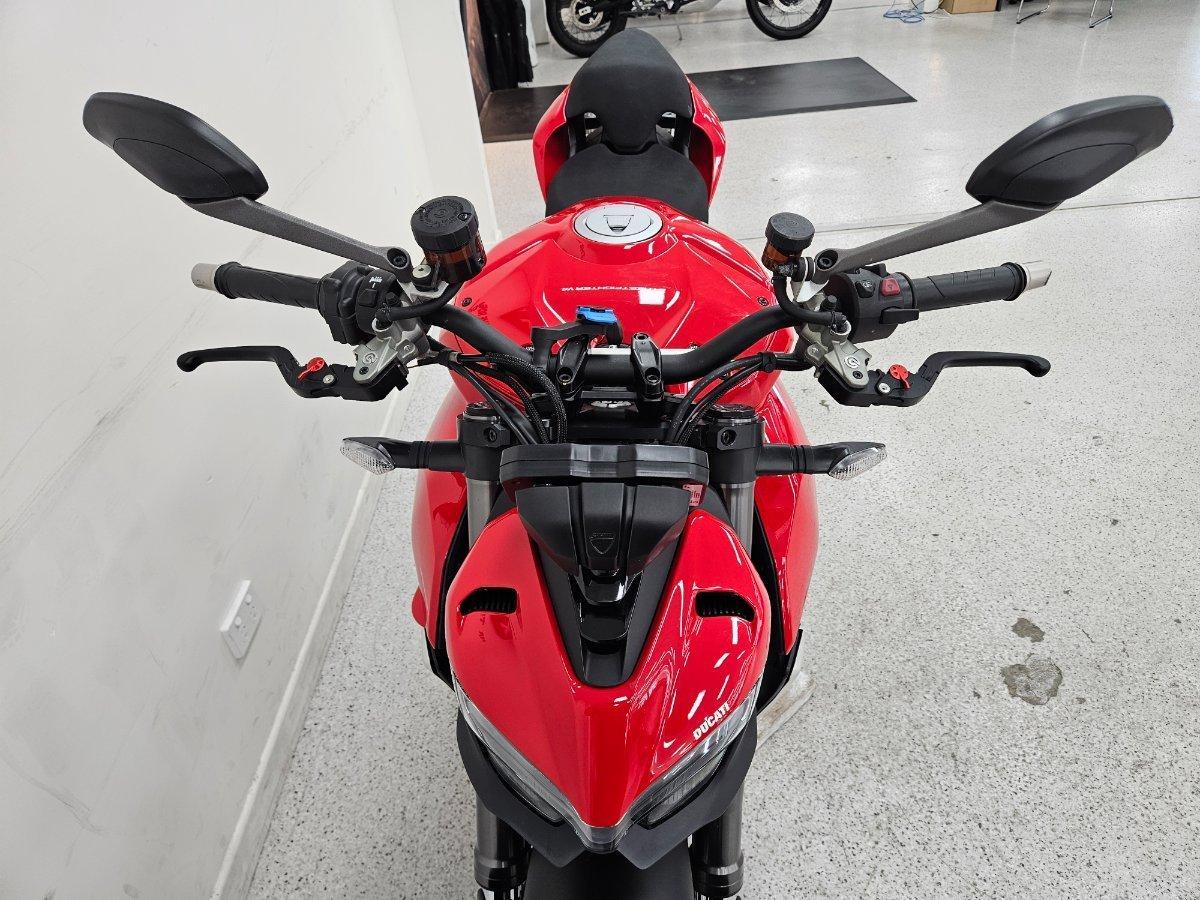 2022 DUCATI STREETFIGHTER V4 SPORTS