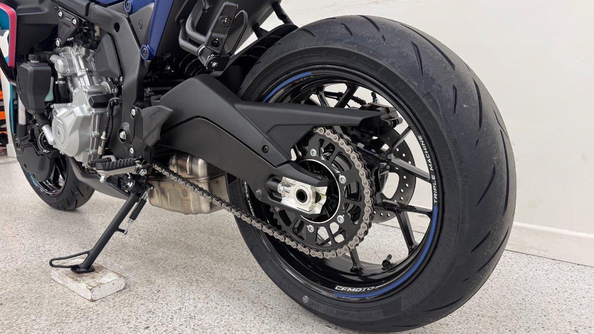 2026 CF MOTO 675 NK ROAD