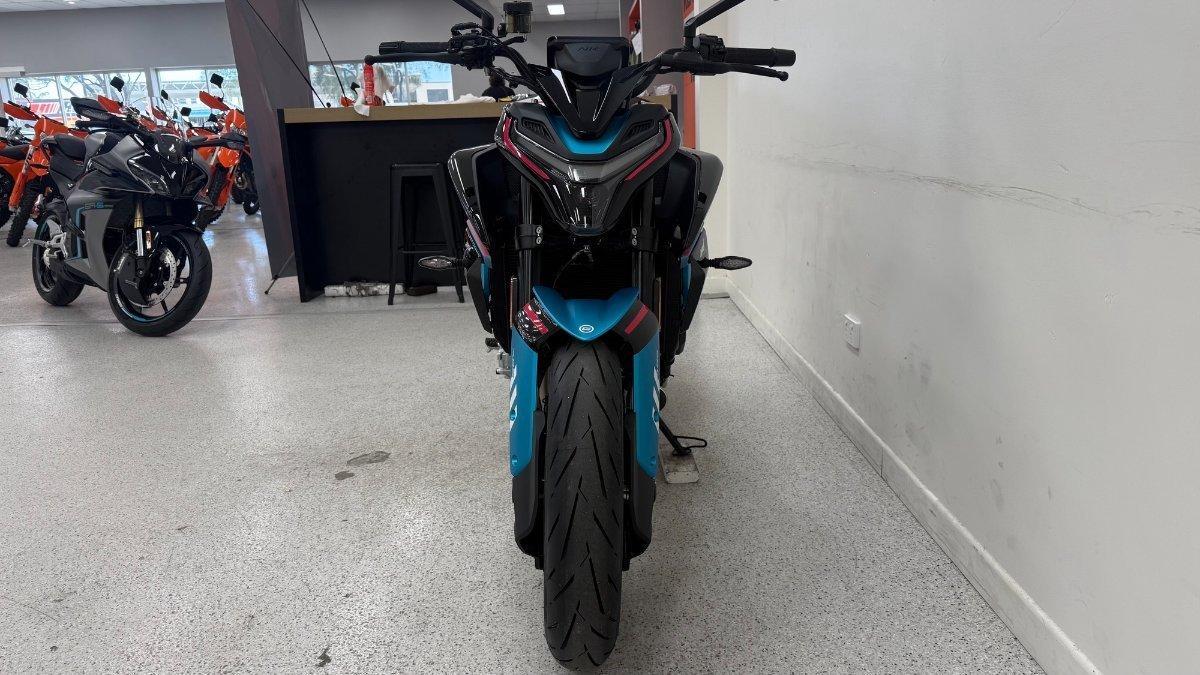 2026 CF MOTO 675 NK ROAD