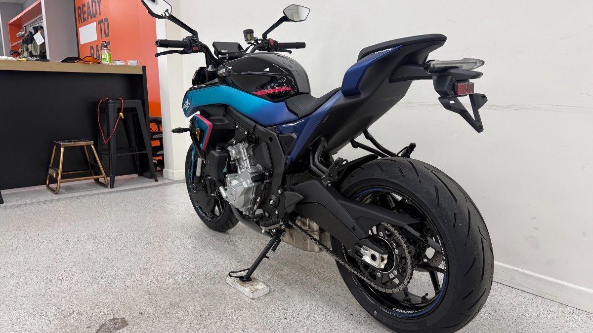 2026 CF MOTO 675 NK ROAD