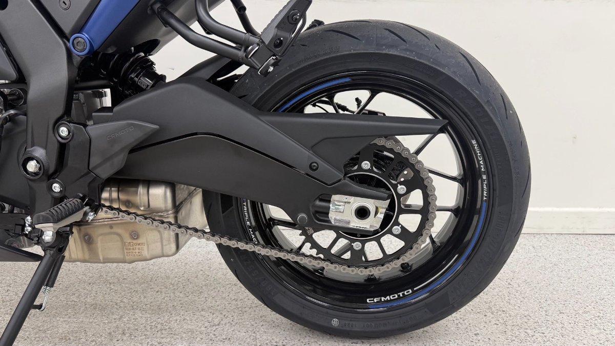2026 CF MOTO 675 NK ROAD