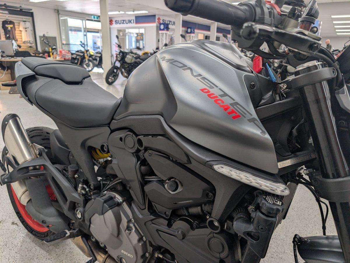 2022 DUCATI MONSTER 937 ROAD
