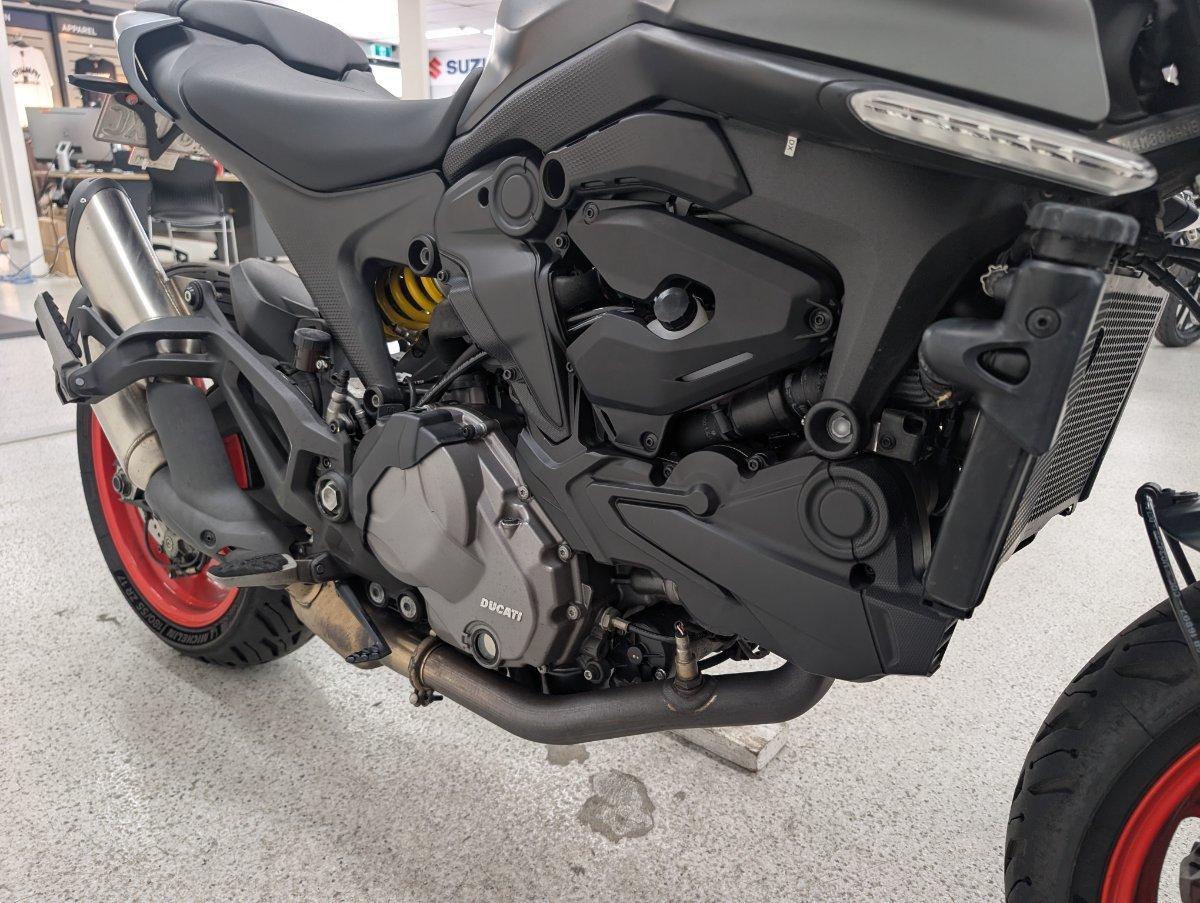 2022 DUCATI MONSTER 937 ROAD