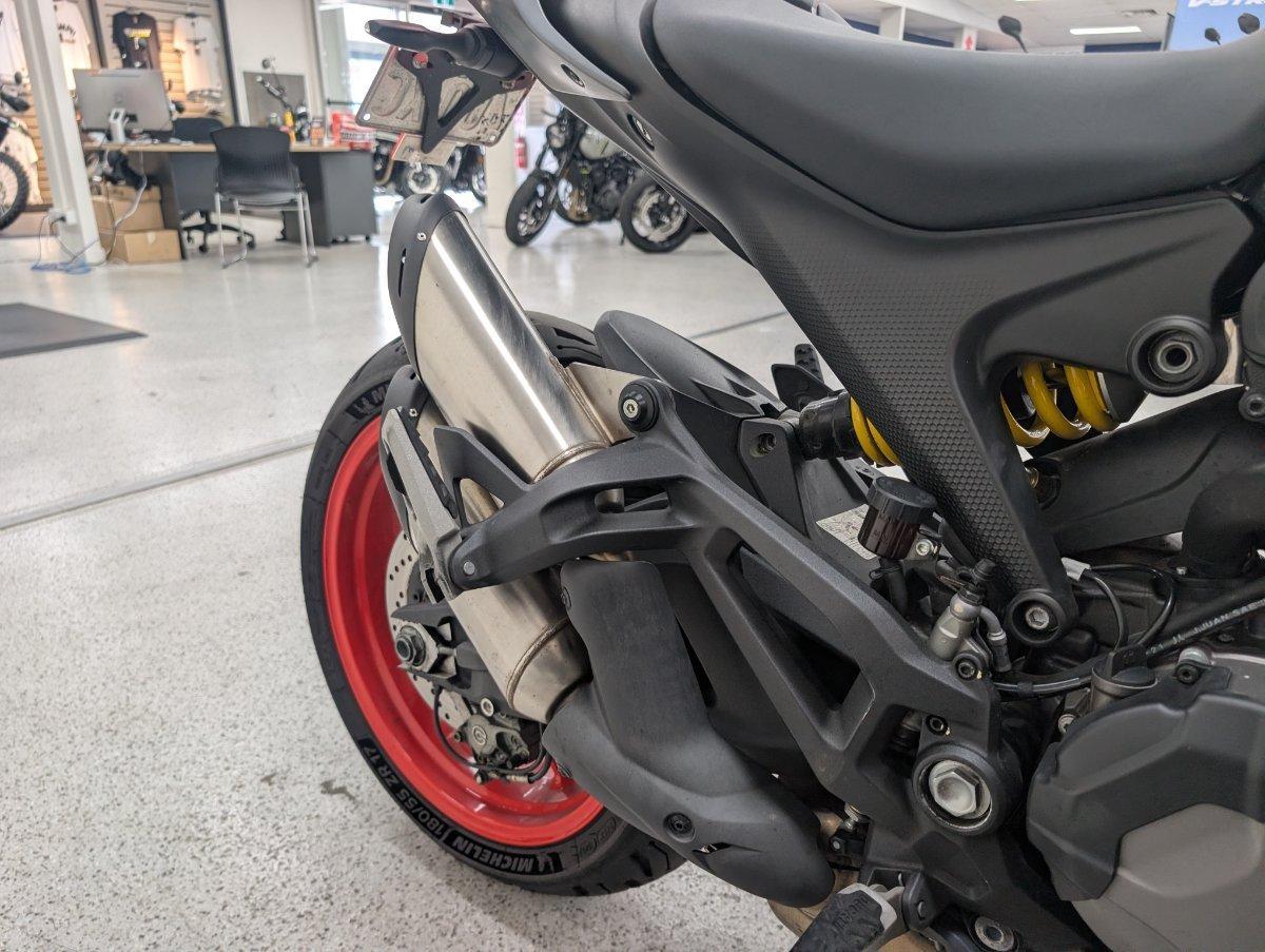 2022 DUCATI MONSTER 937 ROAD