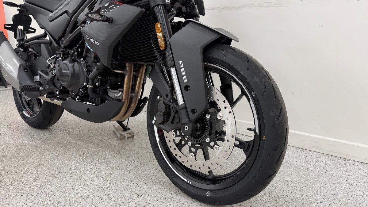 2026 CF MOTO 450 NK ROAD