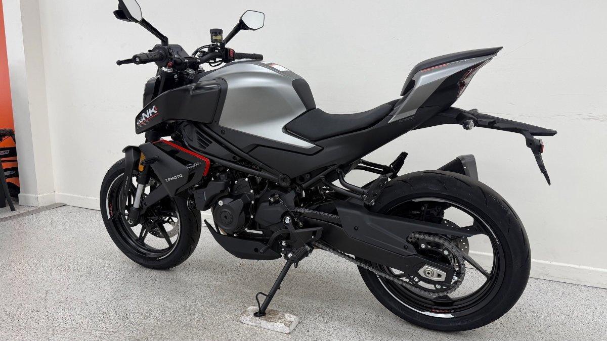 2026 CF MOTO 450 NK ROAD