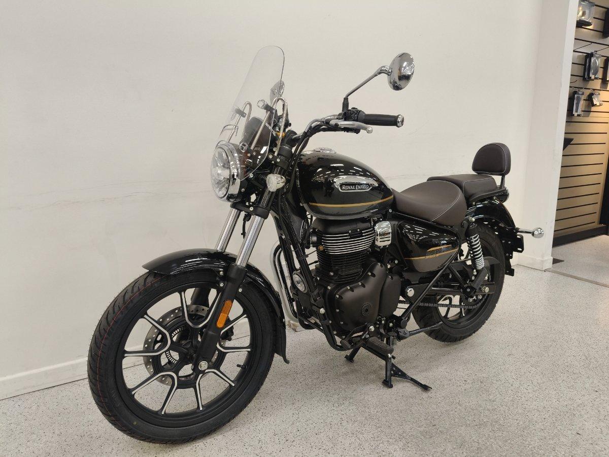 2026 ROYAL ENFIELD METEOR 350 SUPERNOVA ROAD