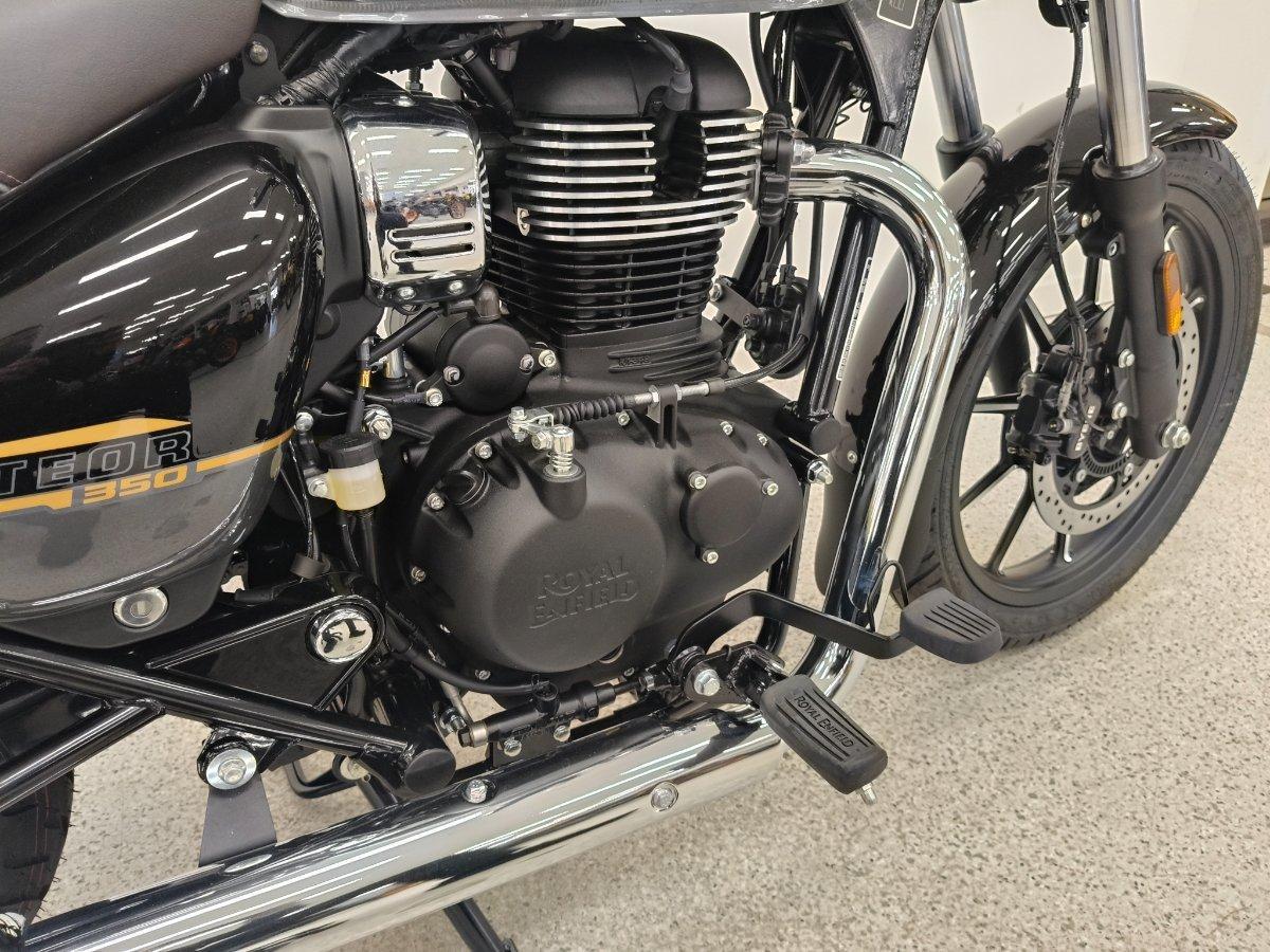 2026 ROYAL ENFIELD METEOR 350 SUPERNOVA ROAD